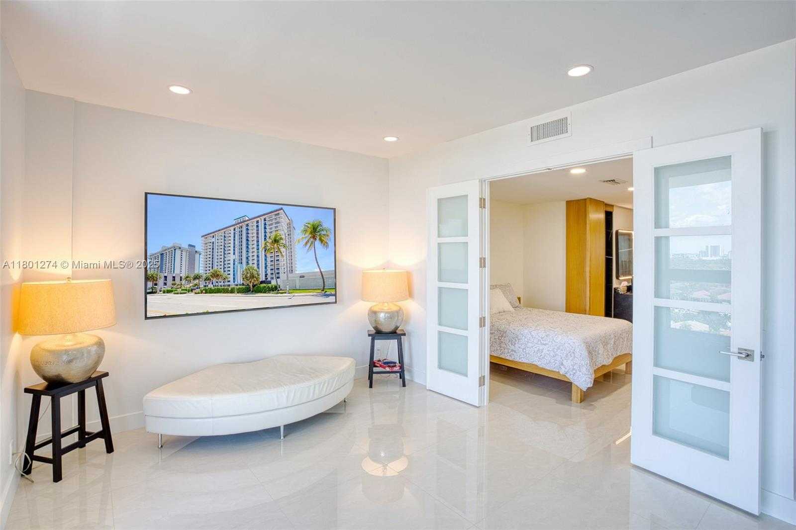 Small Image of 1500 SOUTH OCEAN DR #PHE, Hollywood Number 6