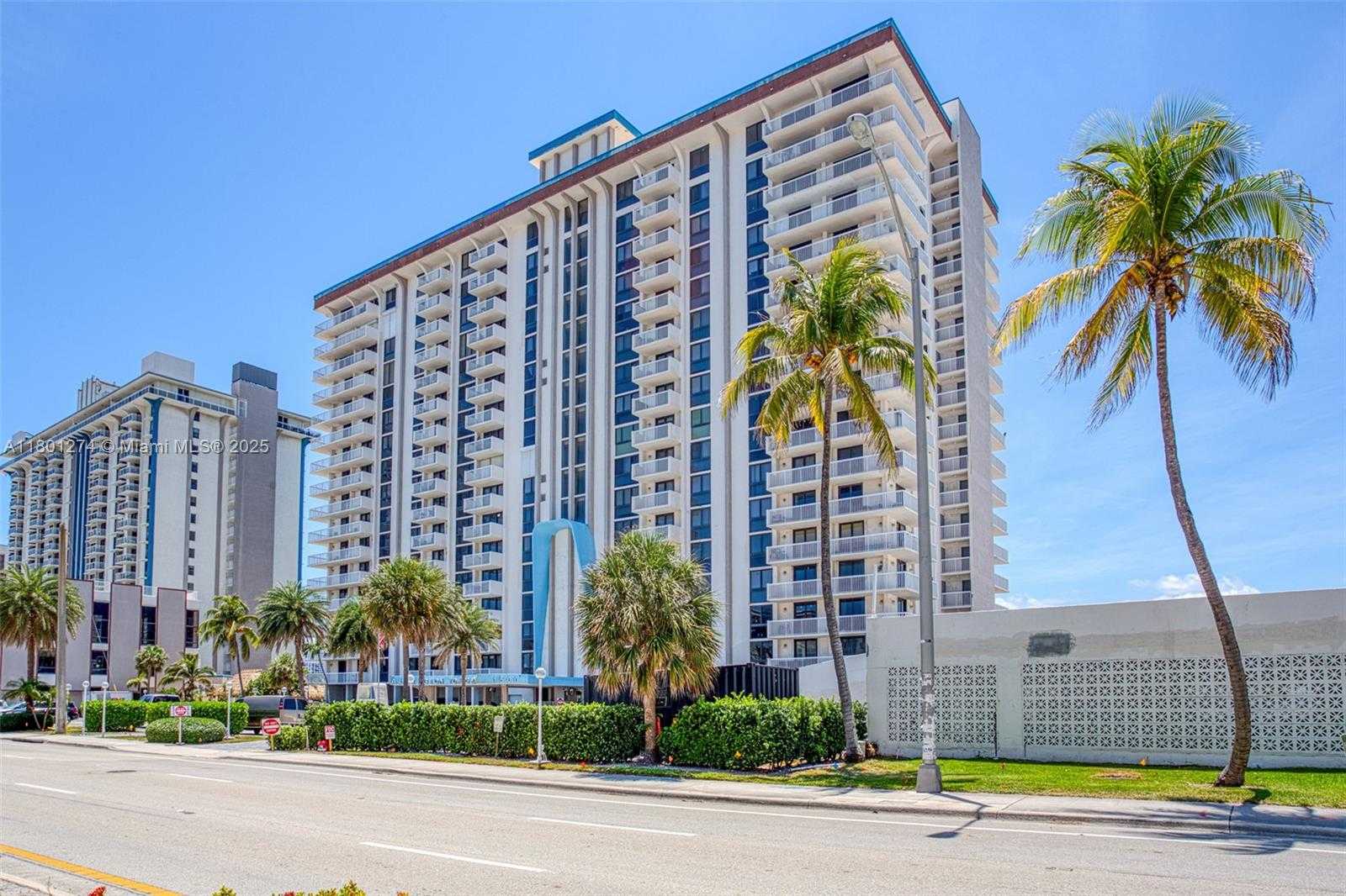 Small Image of 1500 SOUTH OCEAN DR #PHE, Hollywood Number 7