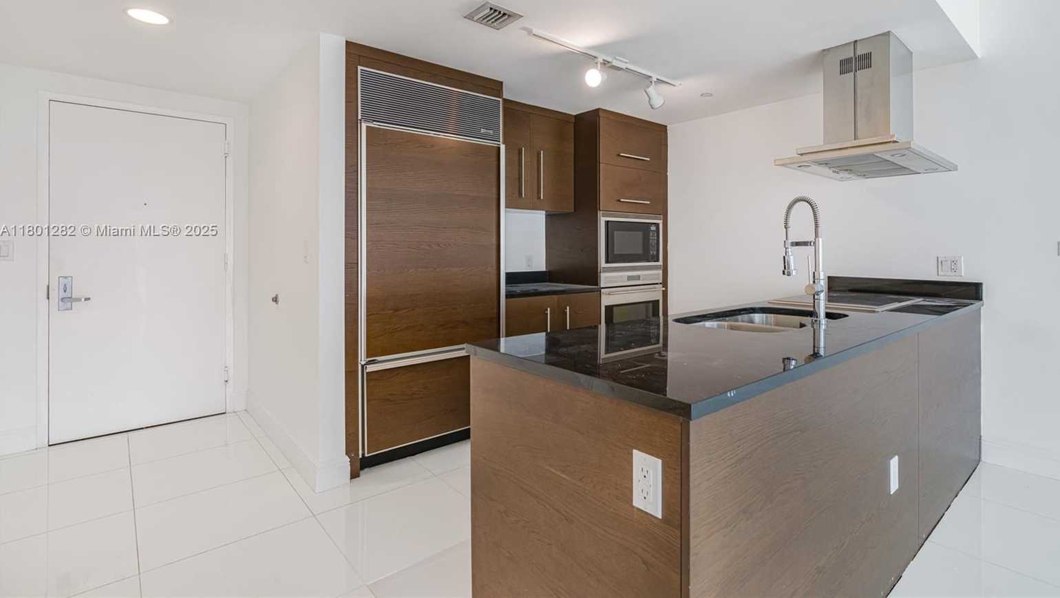 Small Image of 495 BRICKELL AVE #807, Miami Number 10