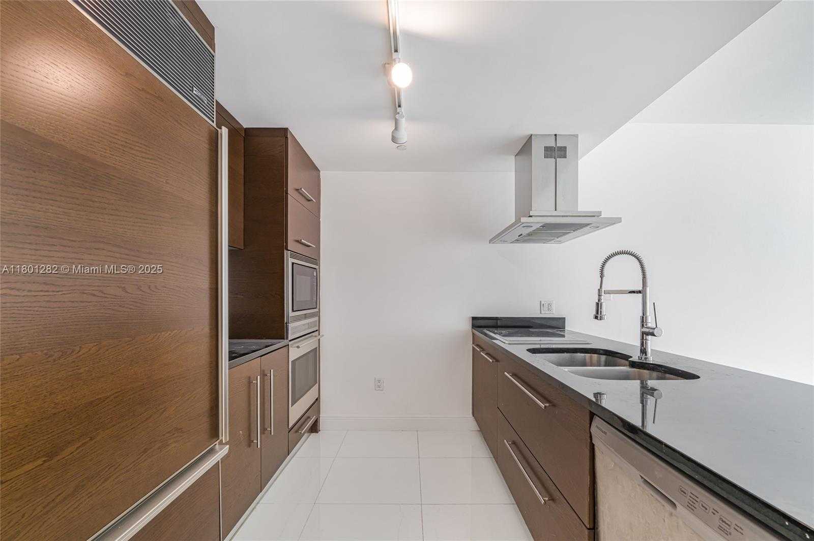 Small Image of 495 BRICKELL AVE #807, Miami Number 11