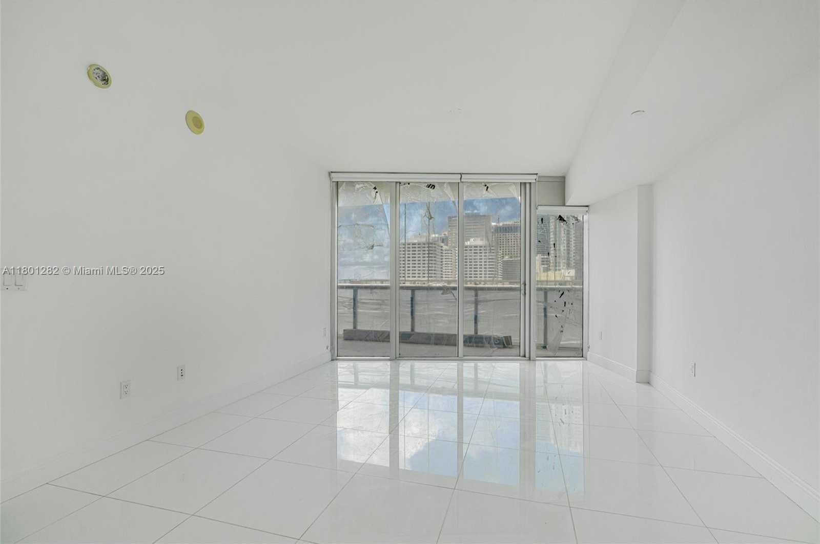 Small Image of 495 BRICKELL AVE #807, Miami Number 13