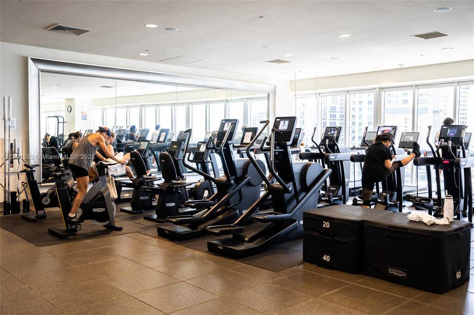 Small Image of 495 BRICKELL AVE #807, Miami Number 34