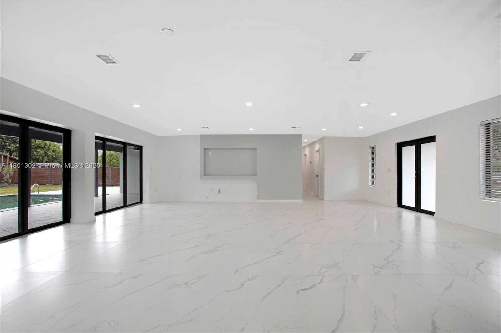 Small Image of 17701 SOUTH WEST 92ND CT #17701, Palmetto Bay Number 4