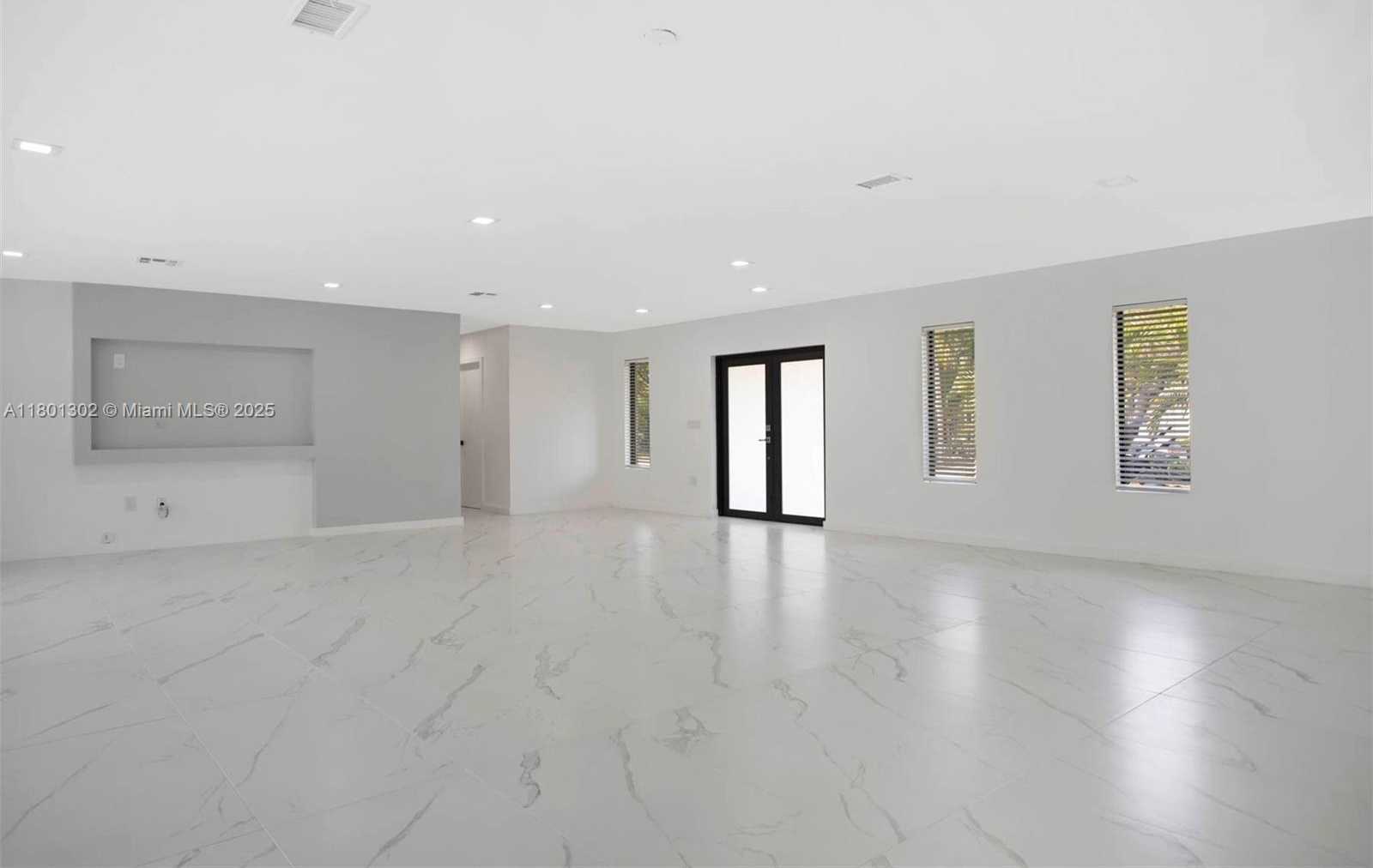 Small Image of 17701 SOUTH WEST 92ND CT #17701, Palmetto Bay Number 5