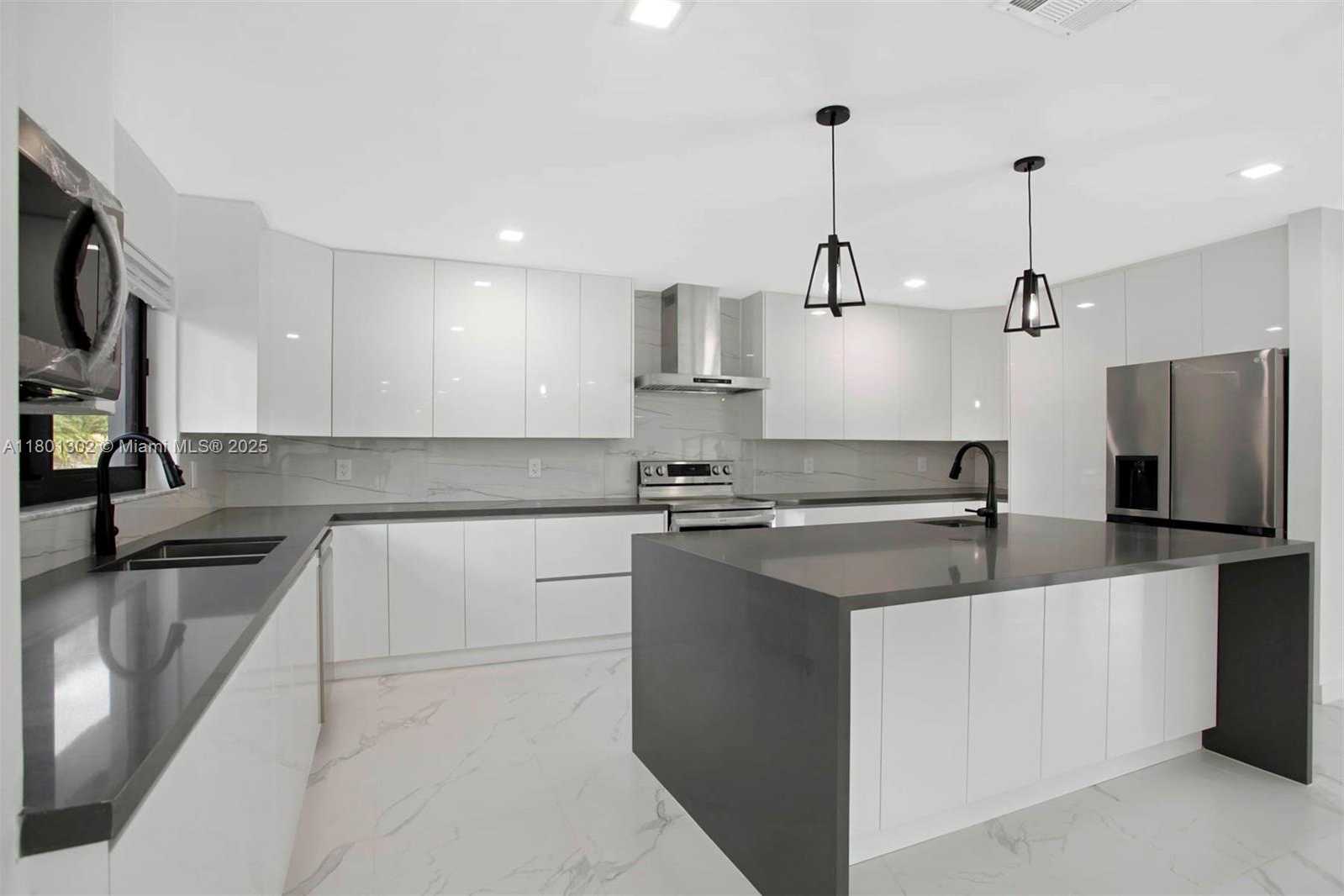 Small Image of 17701 SOUTH WEST 92ND CT #17701, Palmetto Bay Number 8