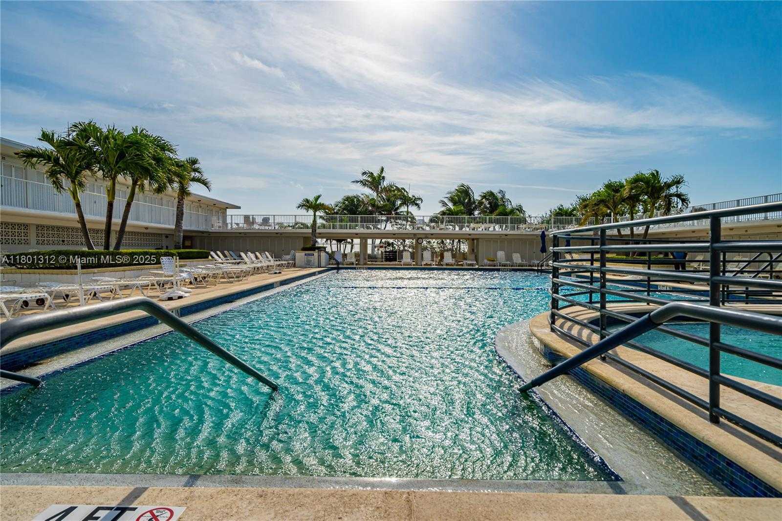 Small Image of 4747 COLLINS AVE #1511, Miami Beach Number 17