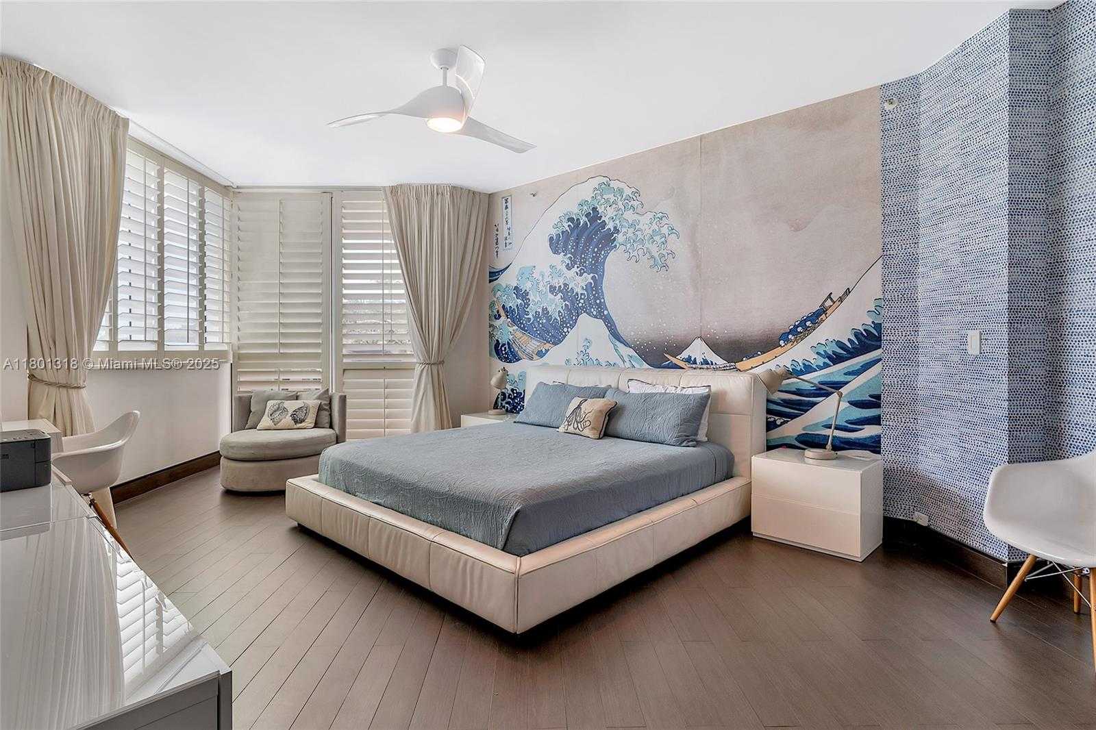 Small Image of 300 SOUTH POINTE DR #403, Miami Beach Number 21