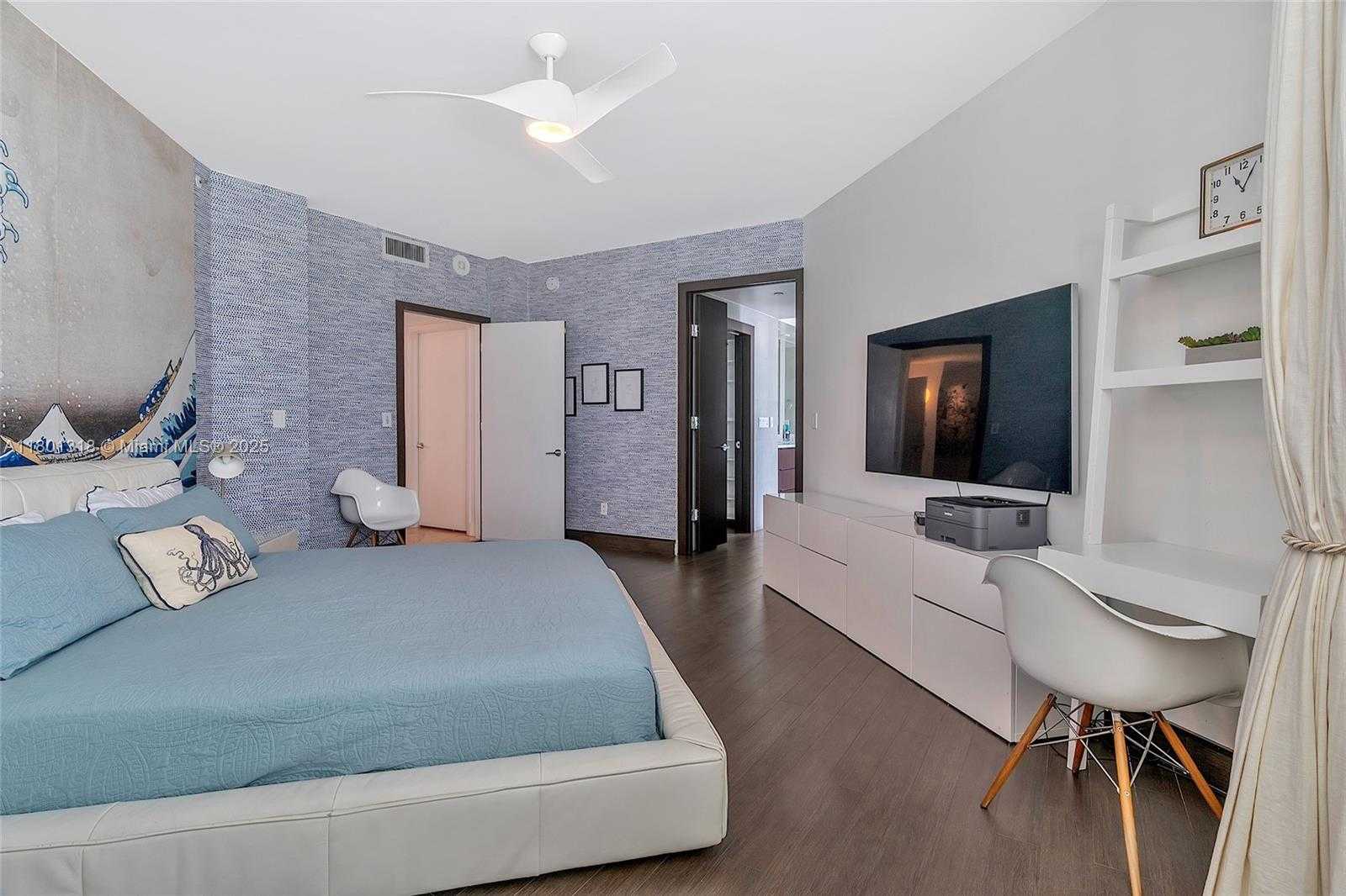 Small Image of 300 SOUTH POINTE DR #403, Miami Beach Number 22