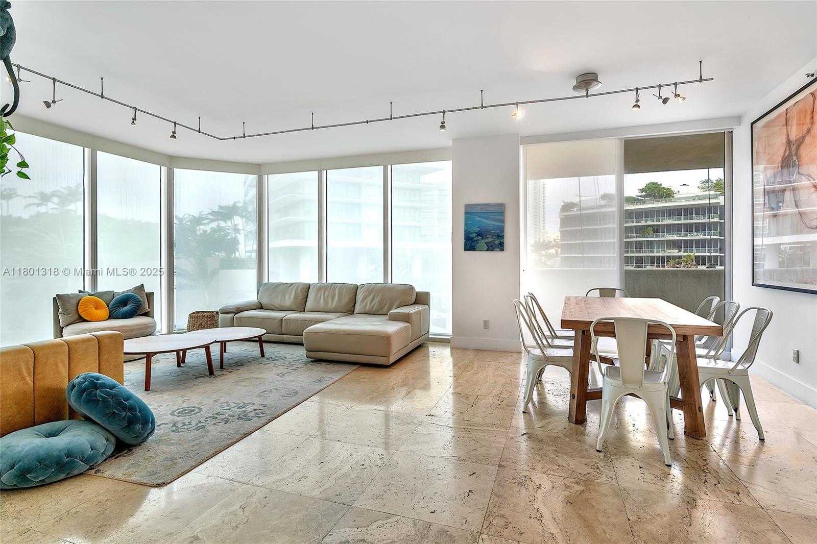 Small Image of 300 SOUTH POINTE DR #403, Miami Beach Number 4