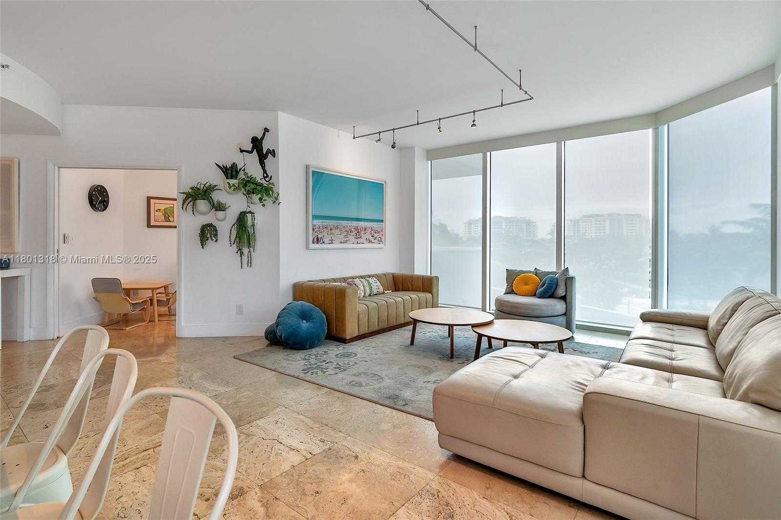 Small Image of 300 SOUTH POINTE DR #403, Miami Beach Number 7
