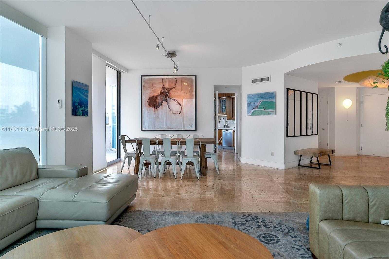 Small Image of 300 SOUTH POINTE DR #403, Miami Beach Number 9