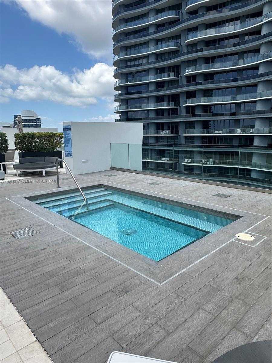 Small Image of 1010 BRICKELL AVE #2707, Miami Number 8