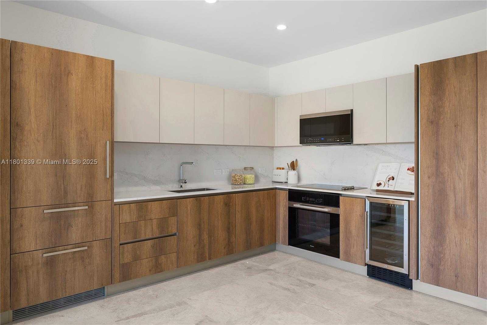 Small Image of 701 VALENCIA AVE #401, Coral Gables Number 5
