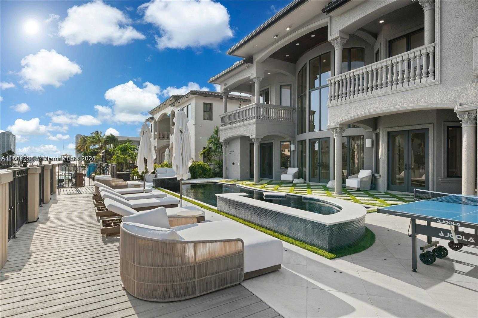 Small Image of 3380 NORTH EAST 170TH ST, North Miami Beach Number 11