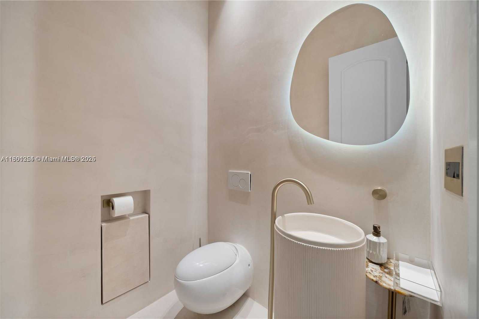 Small Image of 3380 NORTH EAST 170TH ST, North Miami Beach Number 13