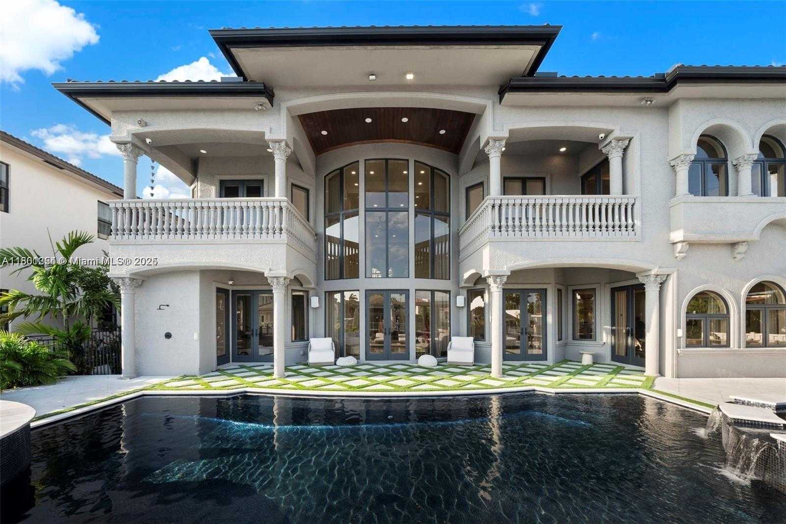 Small Image of 3380 NORTH EAST 170TH ST, North Miami Beach Number 2