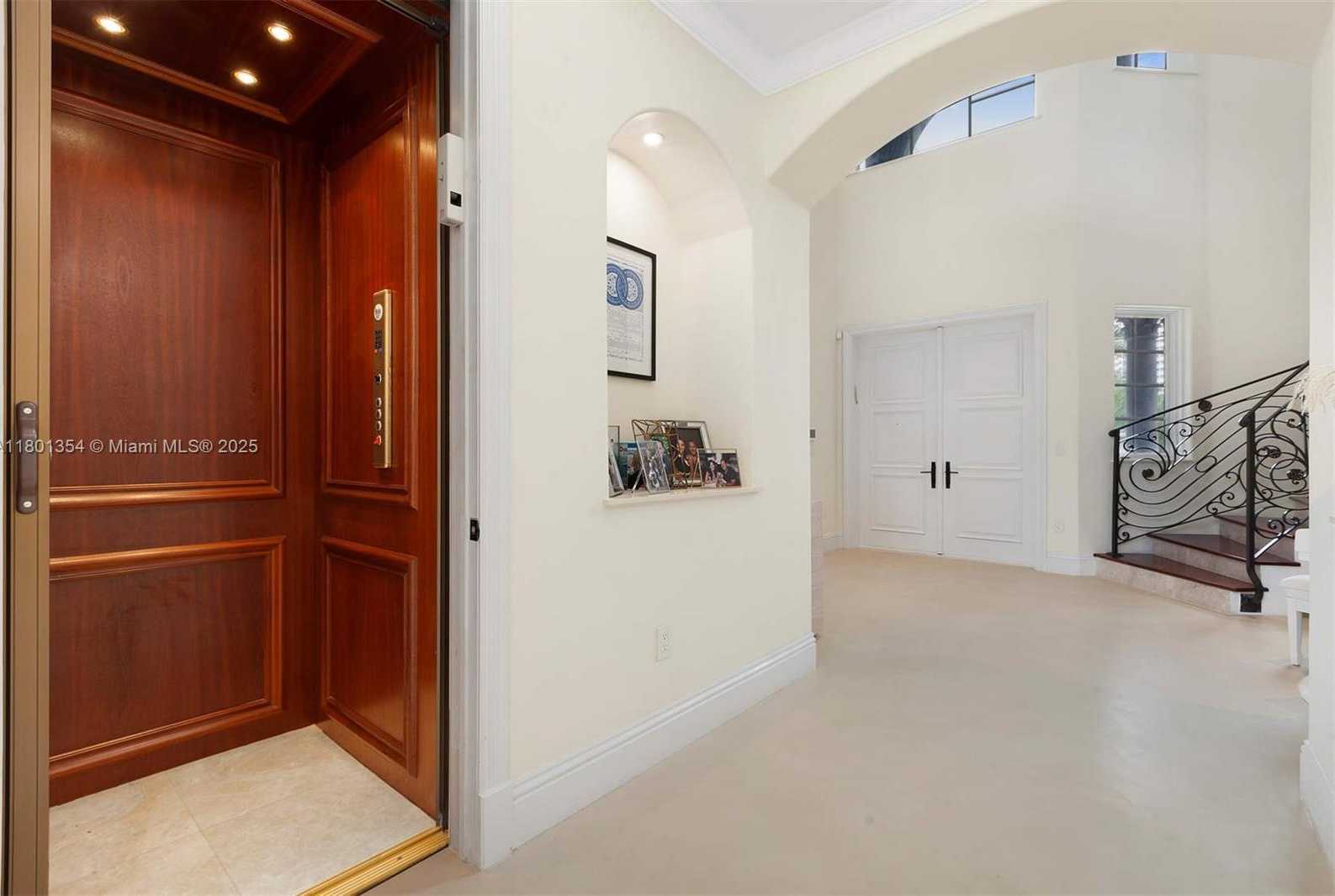 Small Image of 3380 NORTH EAST 170TH ST, North Miami Beach Number 26