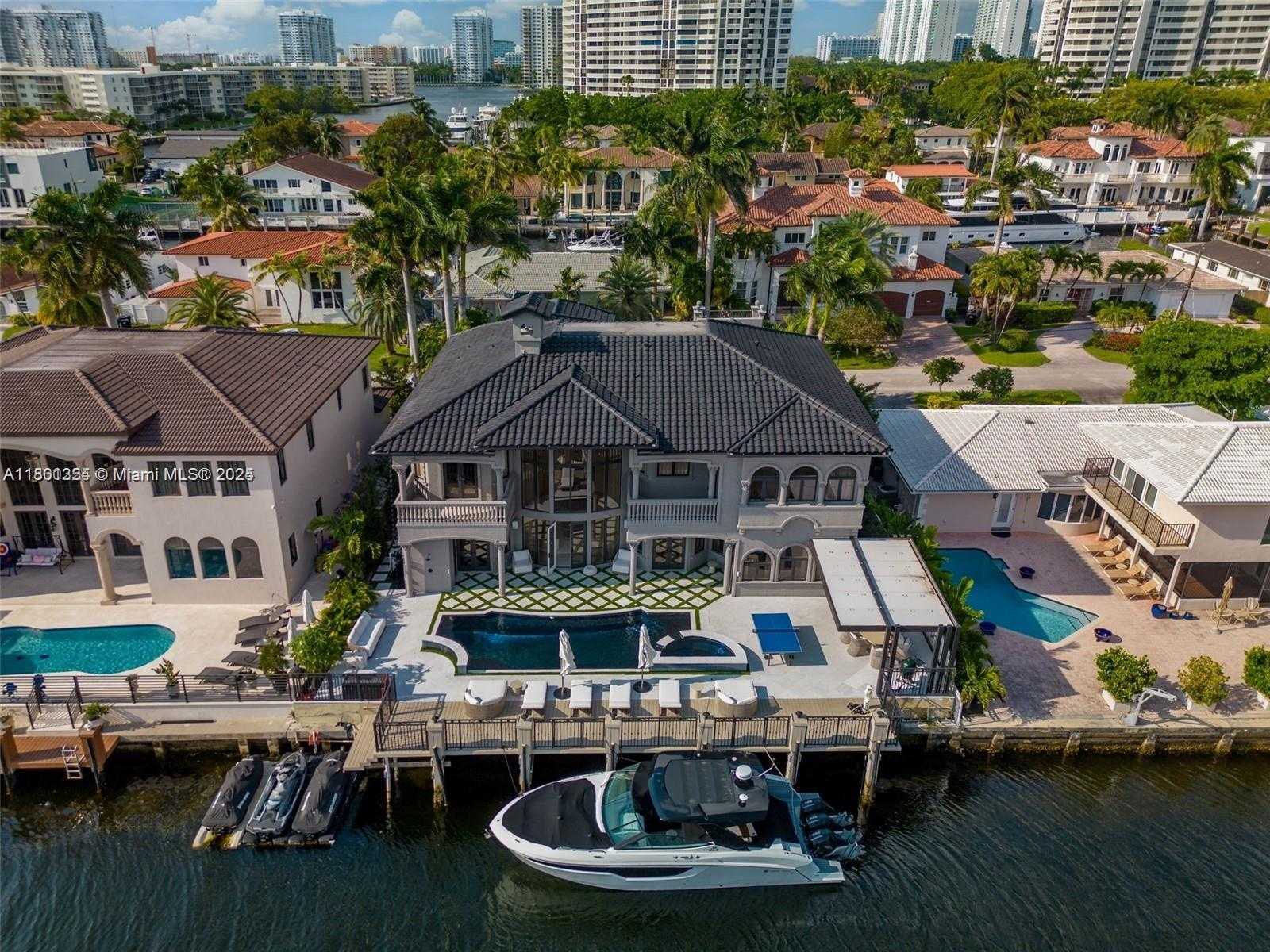 Small Image of 3380 NORTH EAST 170TH ST, North Miami Beach Number 4