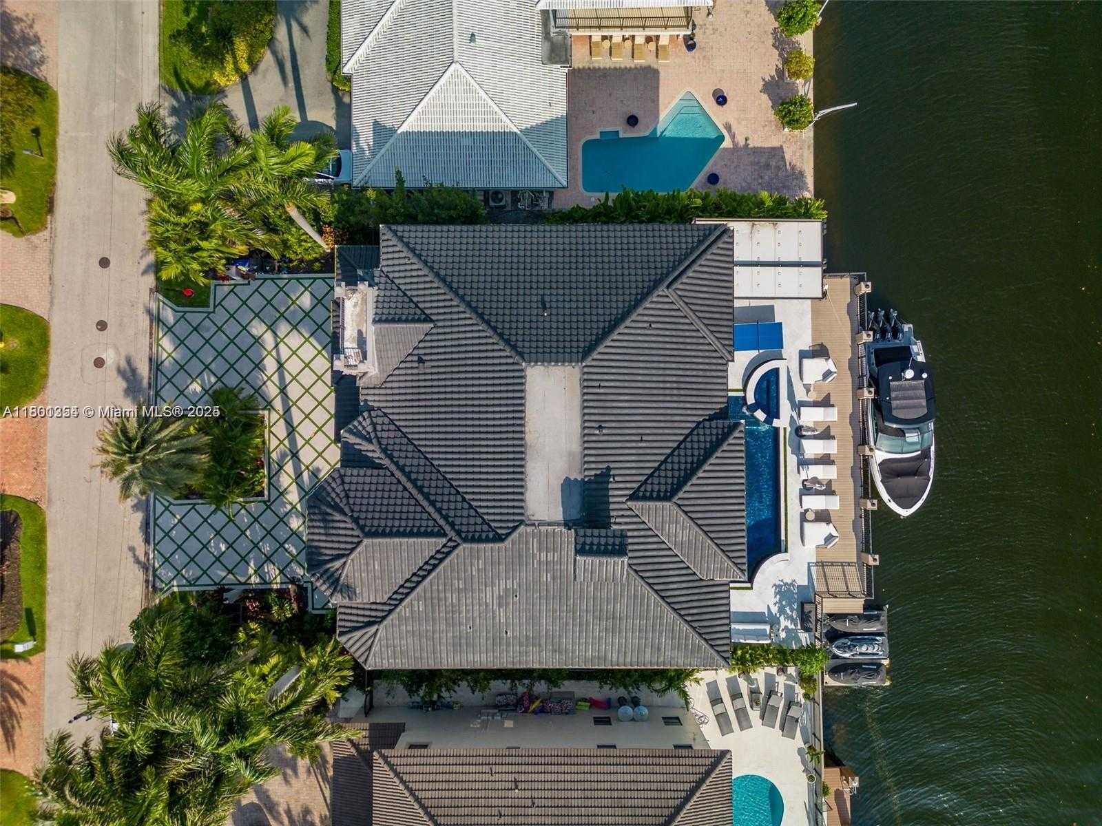 Small Image of 3380 NORTH EAST 170TH ST, North Miami Beach Number 7