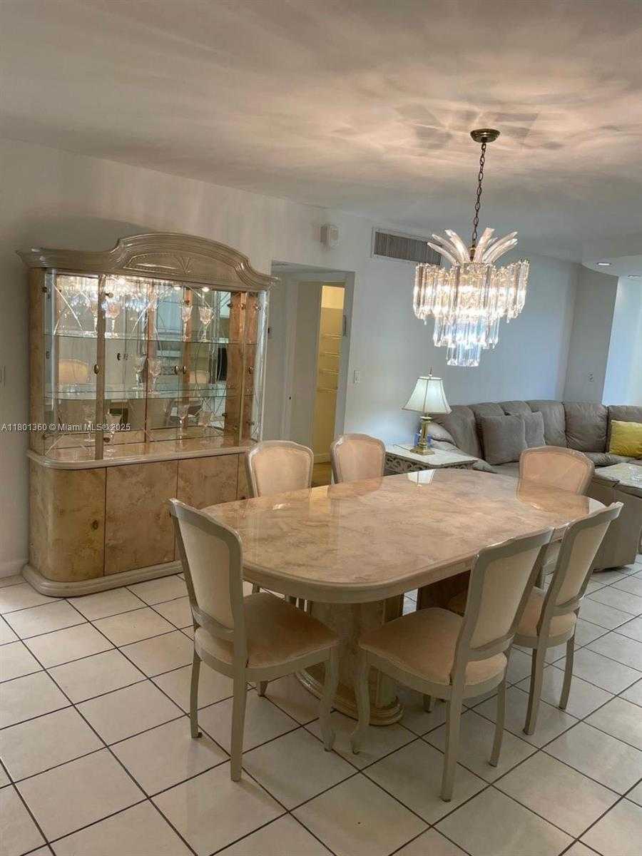 Small Image of 5005 COLLINS AVE #424, Miami Beach Number 6