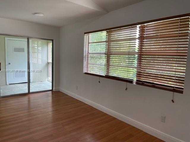 Small Image of 15325 SOUTH WEST 106TH TER #618, Miami Number 4