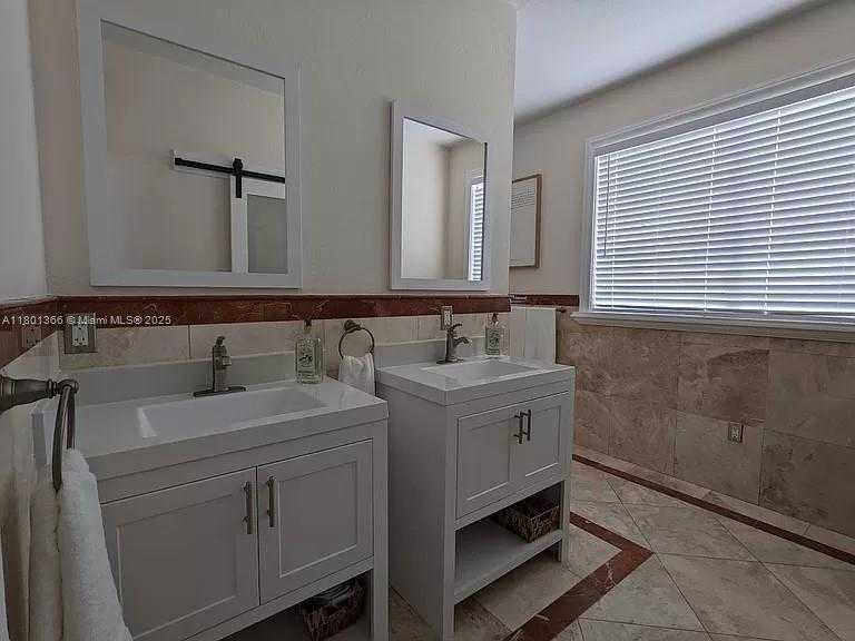 Small Image of 1401 SOUTH WEST 15TH ST, Miami Number 13