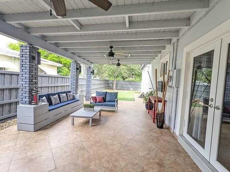Small Image of 1401 SOUTH WEST 15TH ST, Miami Number 25