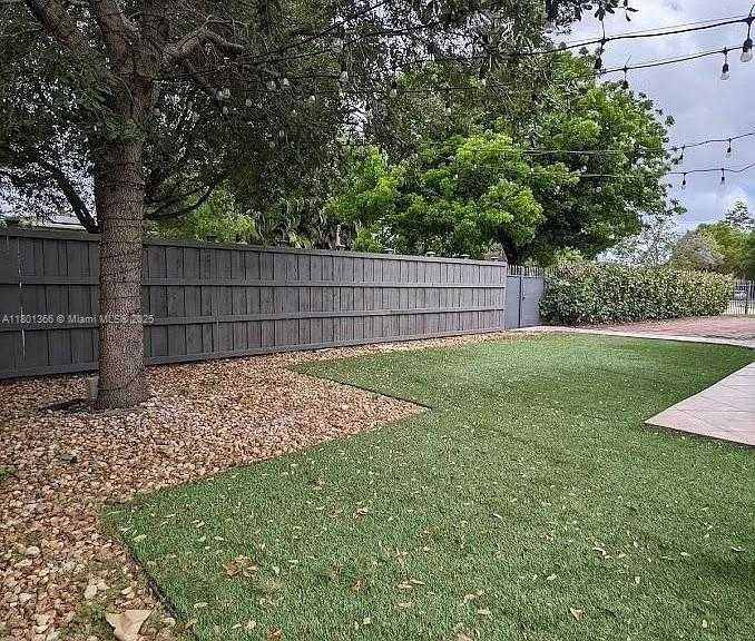 Small Image of 1401 SOUTH WEST 15TH ST, Miami Number 26