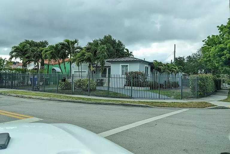 Small Image of 1401 SOUTH WEST 15TH ST, Miami Number 27