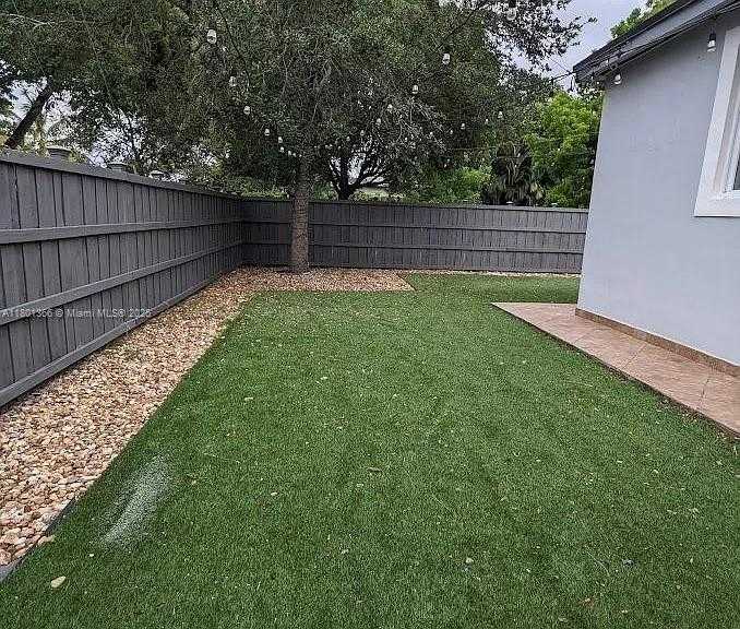 Small Image of 1401 SOUTH WEST 15TH ST, Miami Number 29