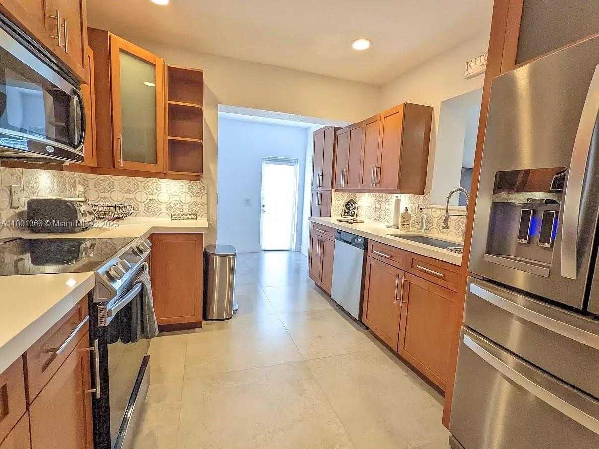 Small Image of 1401 SOUTH WEST 15TH ST, Miami Number 6