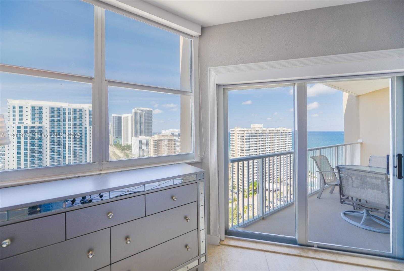 Small Image of 1985 SOUTH OCEAN DR #PHM, Hallandale Beach Number 15