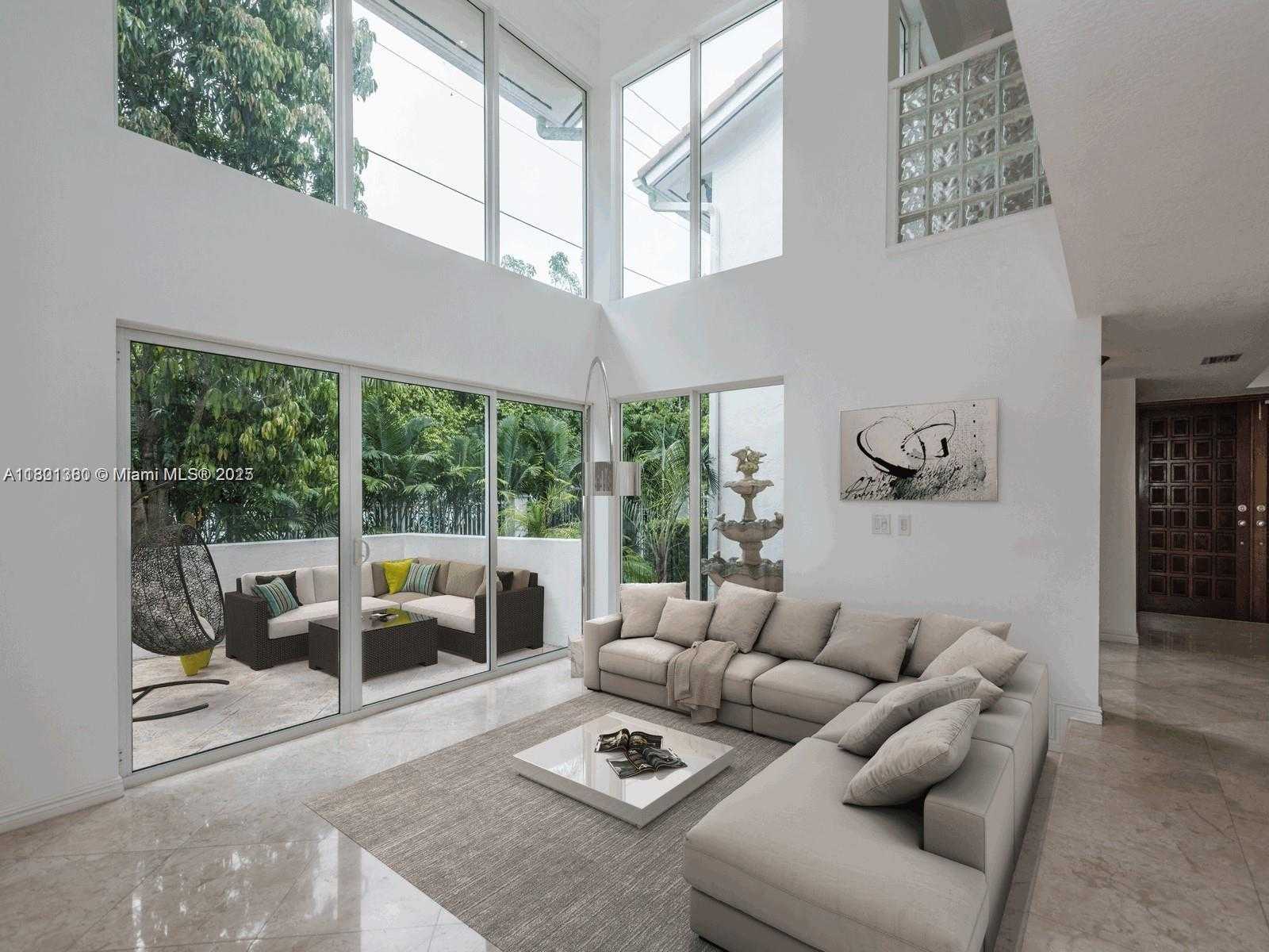 Small Image of 4000 ALHAMBRA CIR, Coral Gables Number 2
