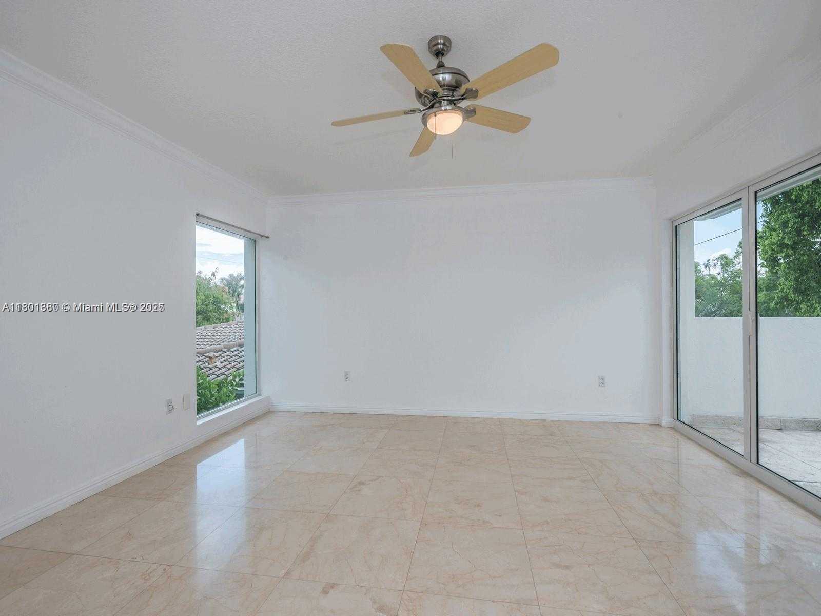 Small Image of 4000 ALHAMBRA CIR, Coral Gables Number 21