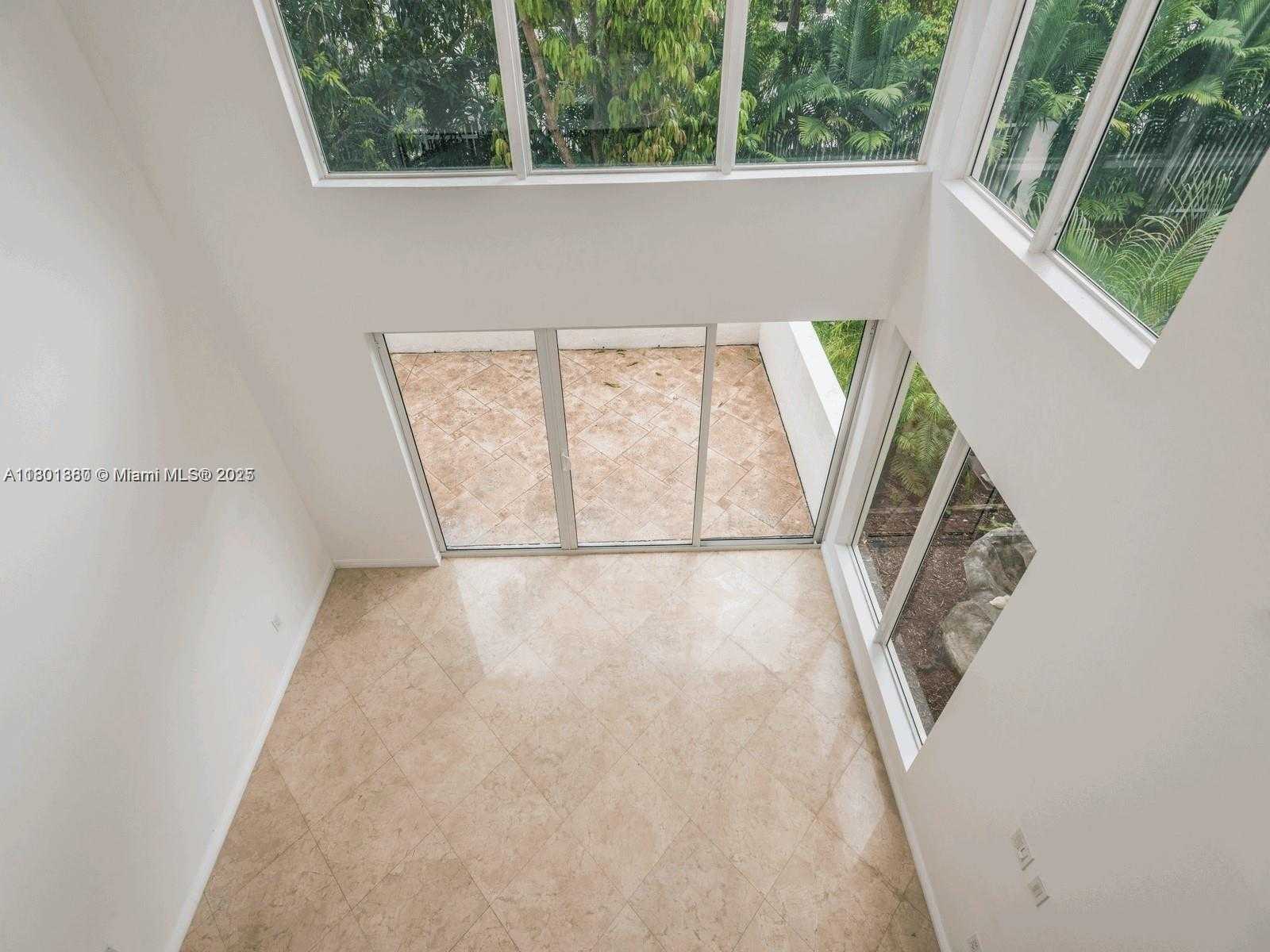 Small Image of 4000 ALHAMBRA CIR, Coral Gables Number 9