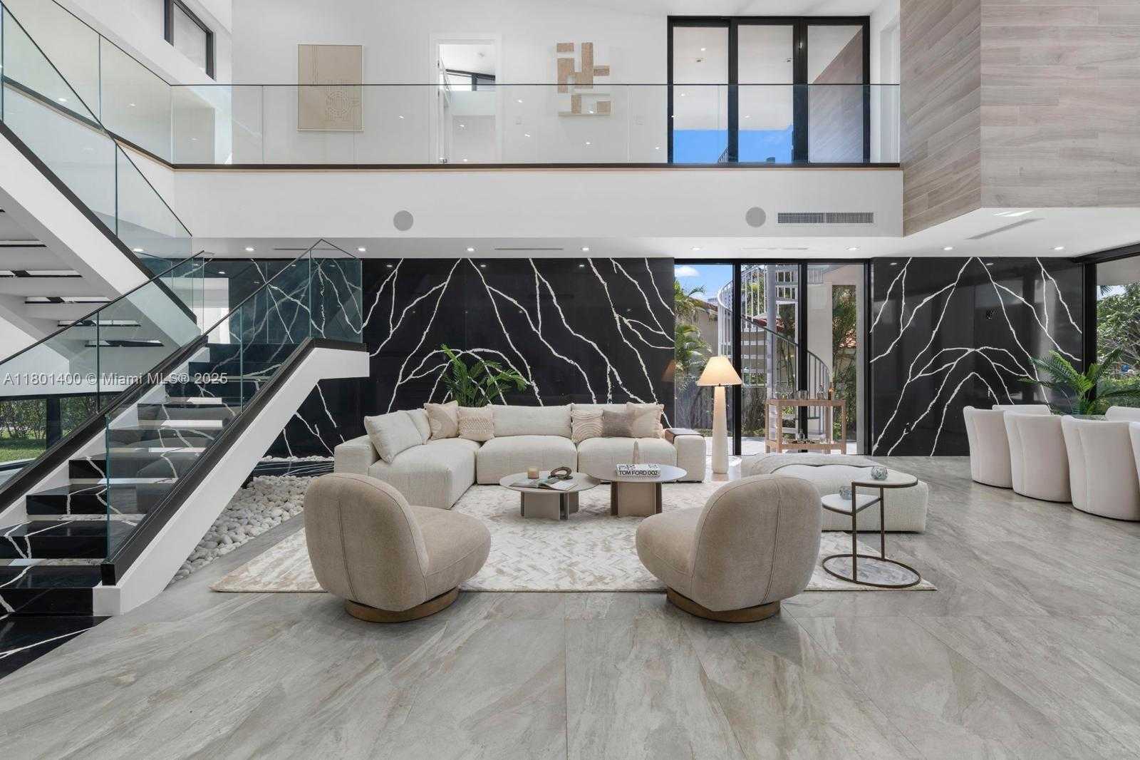 Small Image of 521 HOLIDAY DR, Hallandale Beach Number 15