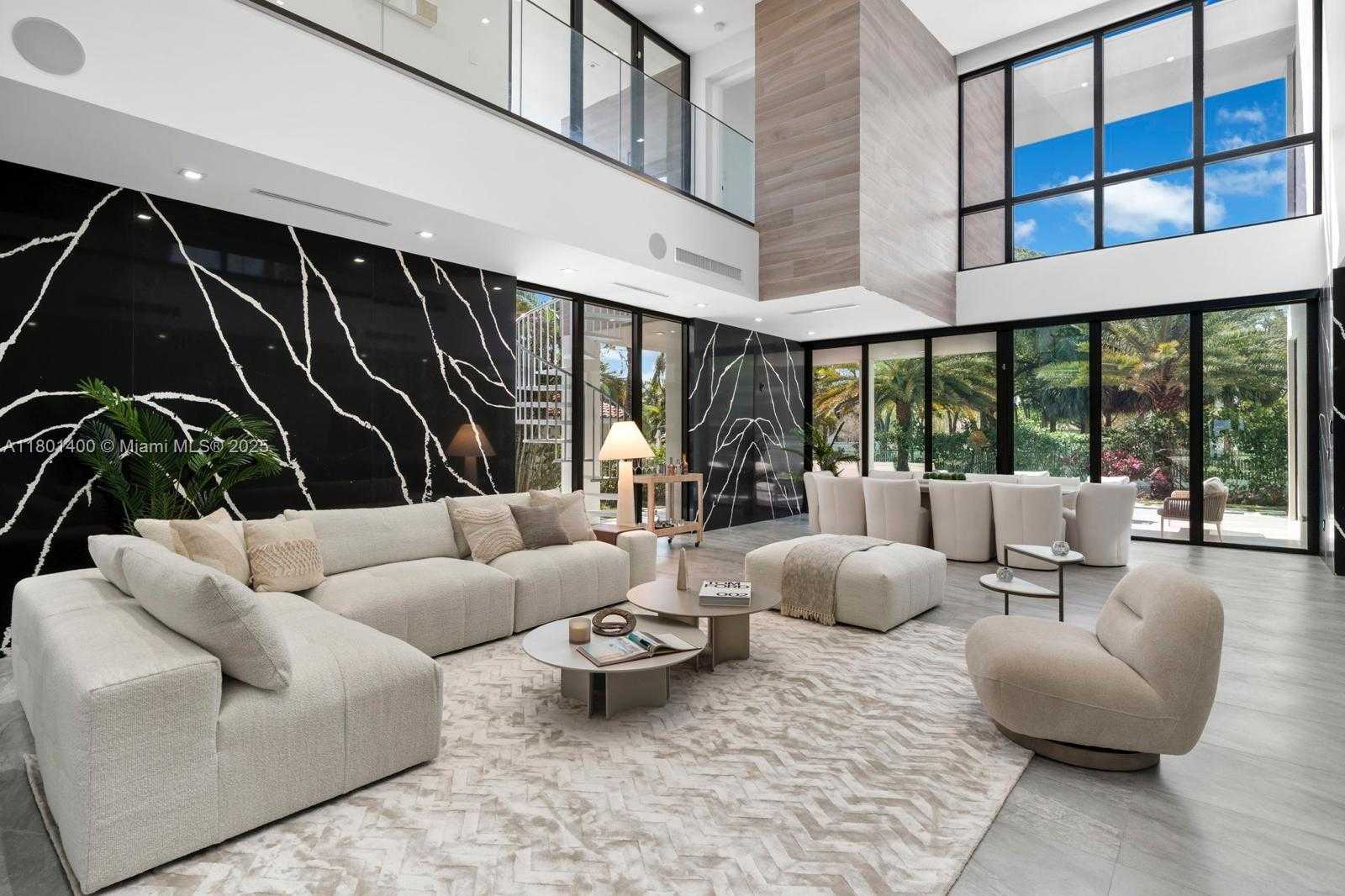 Small Image of 521 HOLIDAY DR, Hallandale Beach Number 16