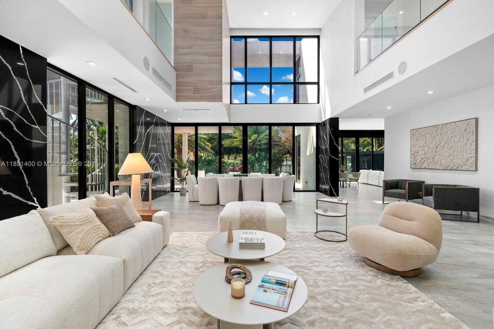 Small Image of 521 HOLIDAY DR, Hallandale Beach Number 17