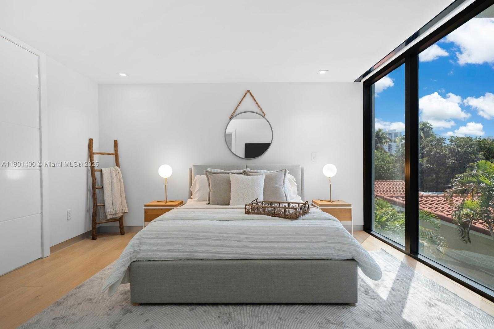 Small Image of 521 HOLIDAY DR, Hallandale Beach Number 22