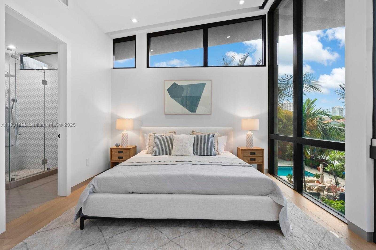 Small Image of 521 HOLIDAY DR, Hallandale Beach Number 25