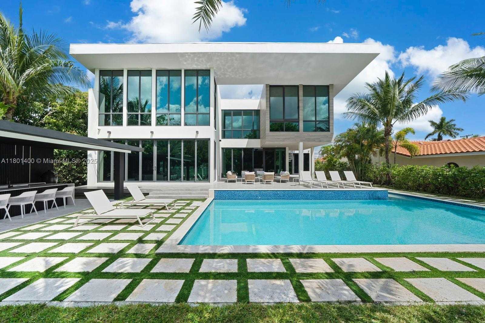 Small Image of 521 HOLIDAY DR, Hallandale Beach Number 33