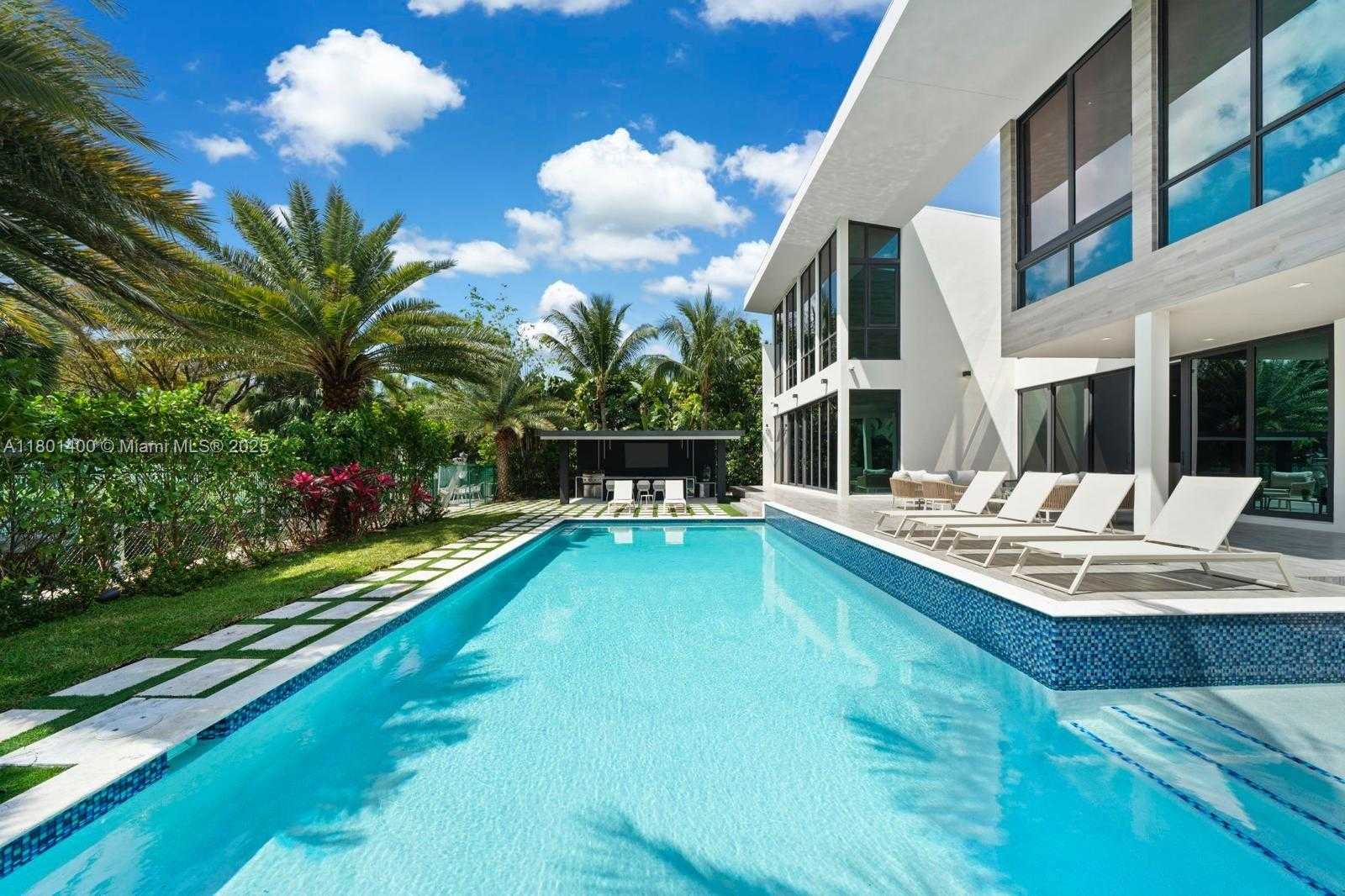 Small Image of 521 HOLIDAY DR, Hallandale Beach Number 36
