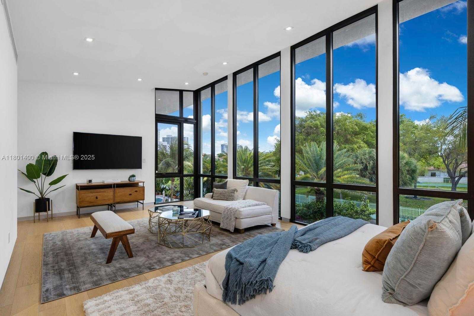 Small Image of 521 HOLIDAY DR, Hallandale Beach Number 38