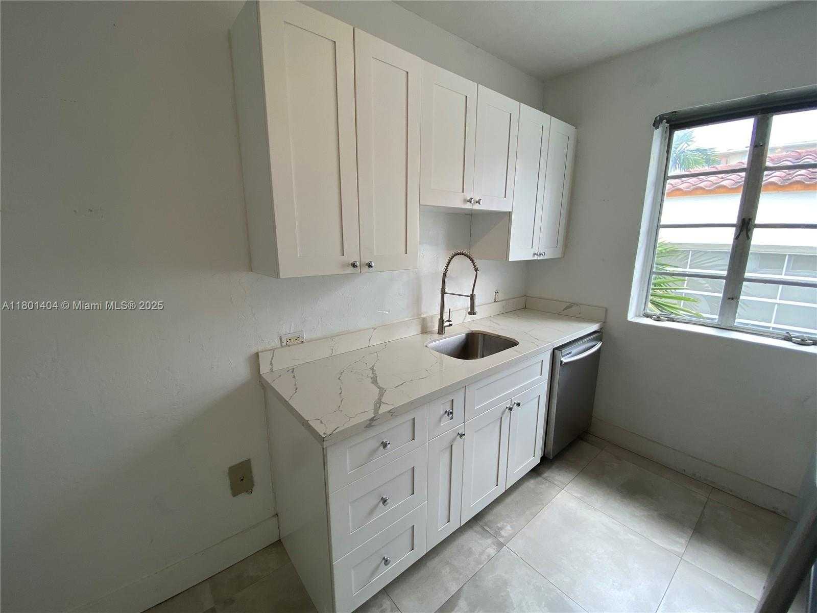 Small Image of 1611 EUCLID AVE #11, Miami Beach Number 5