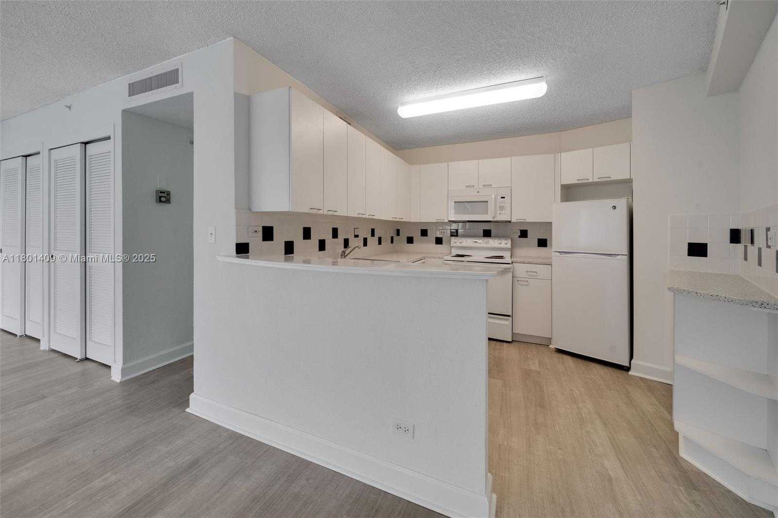 Small Image of 1500 BAY RD #S-1152, Miami Beach Number 13