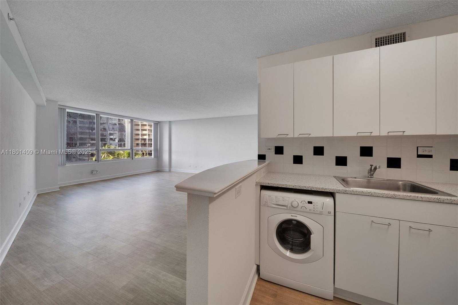 Small Image of 1500 BAY RD #S-1152, Miami Beach Number 5