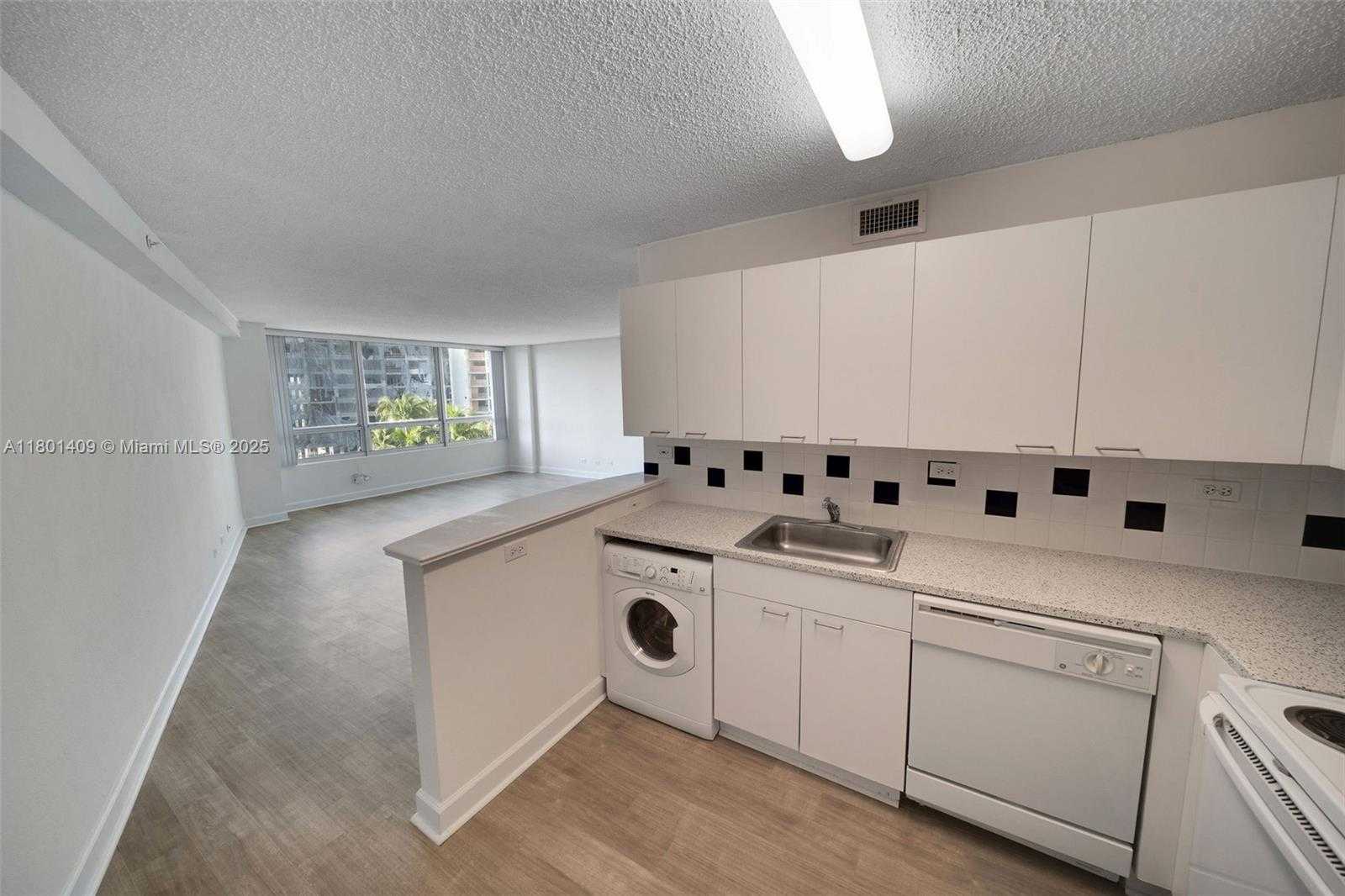 Small Image of 1500 BAY RD #S-1152, Miami Beach Number 6