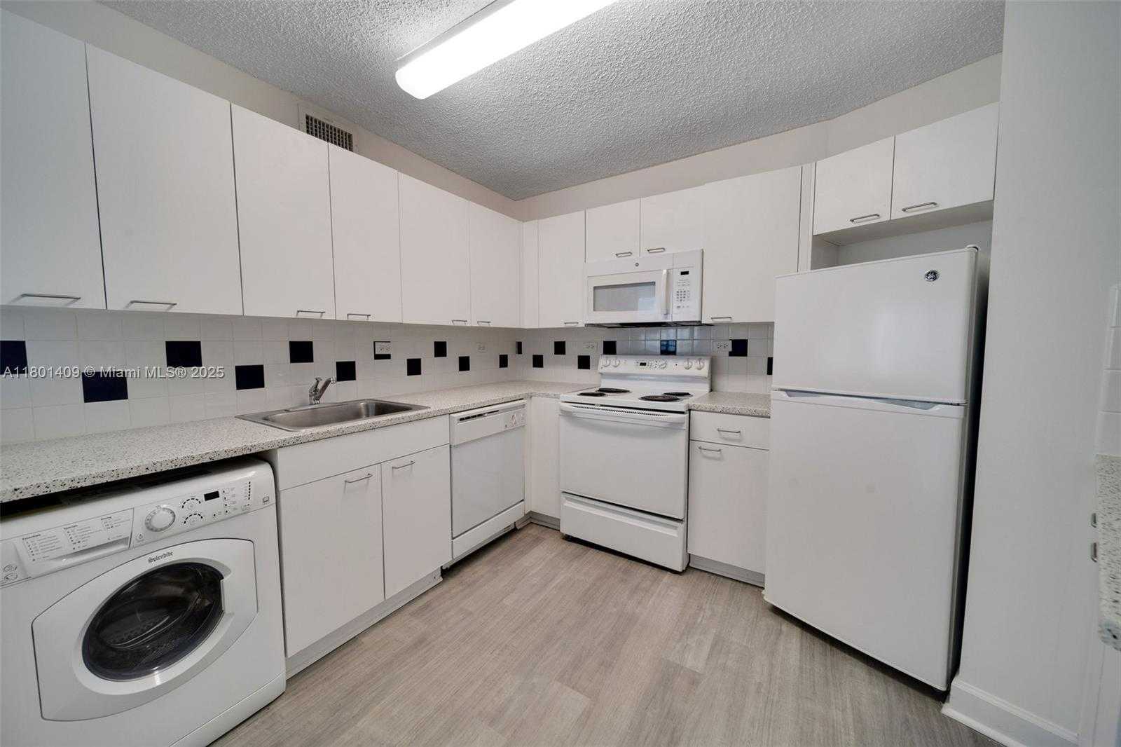 Small Image of 1500 BAY RD #S-1152, Miami Beach Number 7