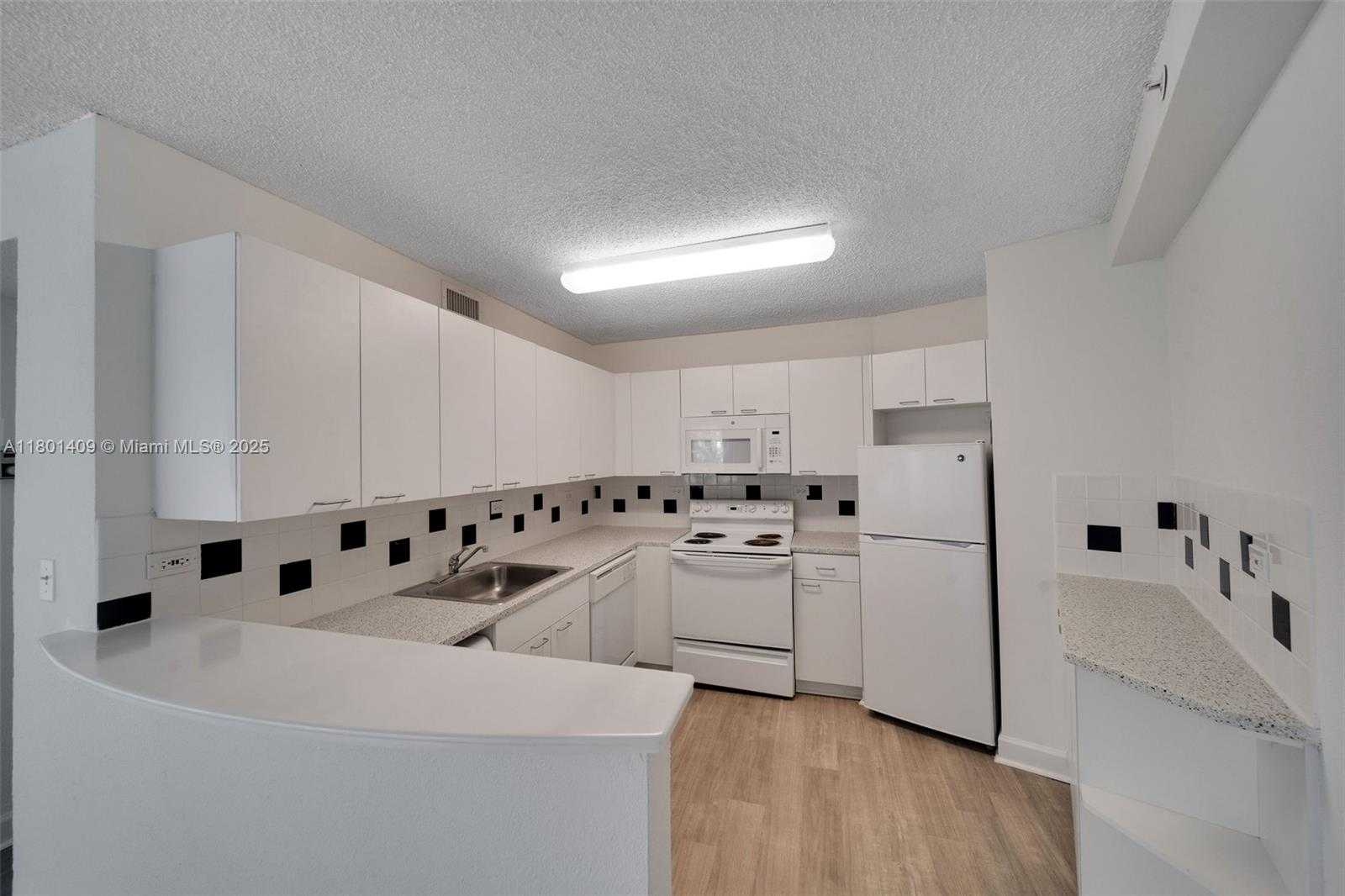 Small Image of 1500 BAY RD #S-1152, Miami Beach Number 8