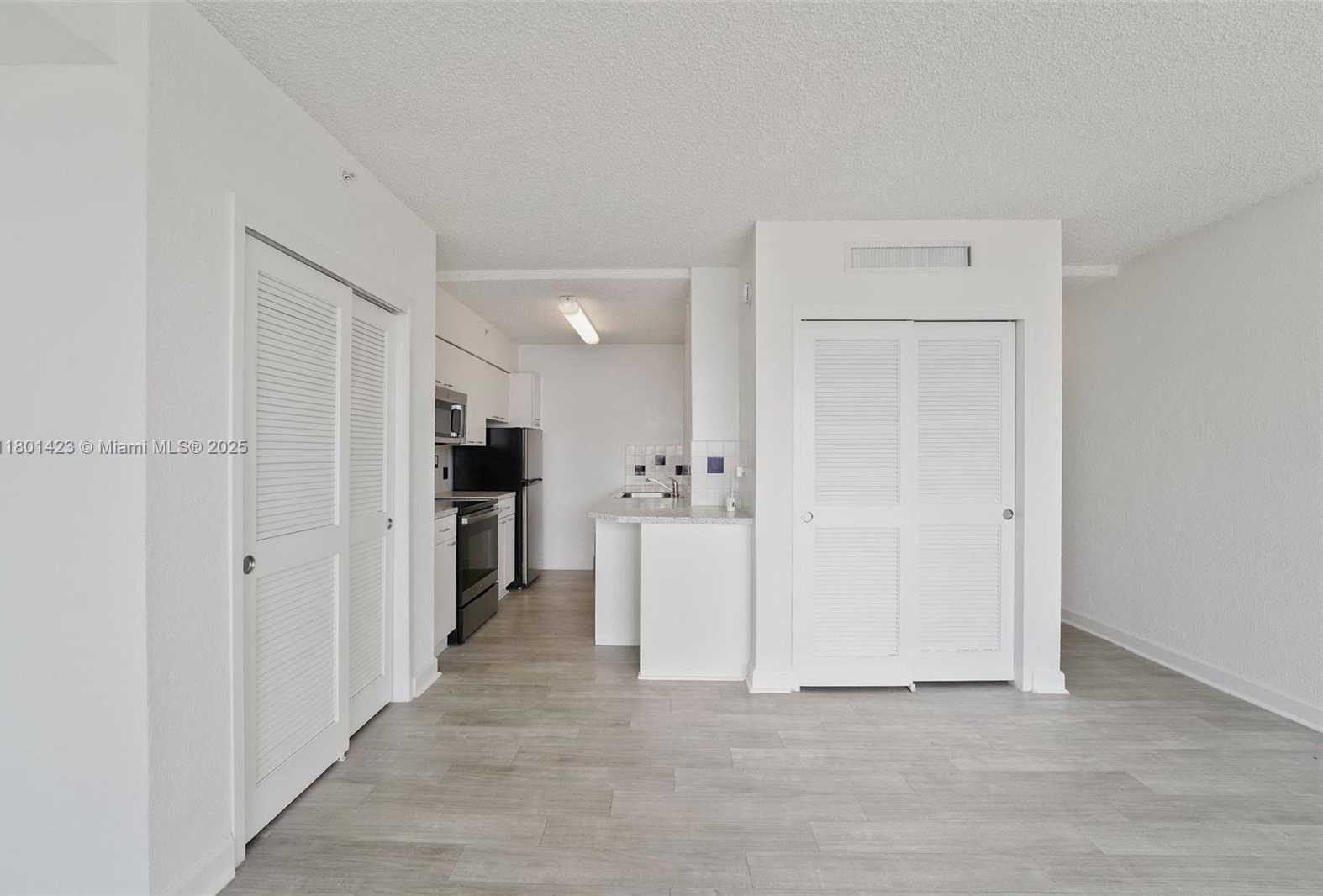 Small Image of 1500 BAY RD #S-1110, Miami Beach Number 10